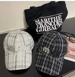 Erkekler ve kadınlar için lüks pamuk beyzbol şapkası kadın top şapka kapakları casquette unisex katı rhinestone harfi, güneş topu kapakları içeren fabrik çiftlik