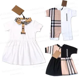 夏の女の赤ちゃんのドレスと格子縞のパターン100％コットンショートスリーブドレス子供の幼い男の子ロンパースキッズ服