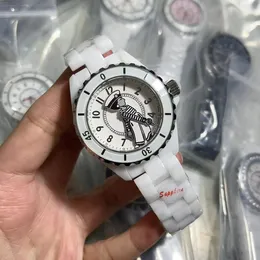 Üst yüksek kaliteli nötr saat iki stil siyah beyaz kadran 33/38mm seramik kasa kayış kuvars hareketi