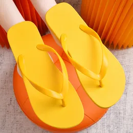 2024 Men Slippers Leisure and Personalized Outerwear Fashionable Mens and Womens Flip Flops Summer 10a