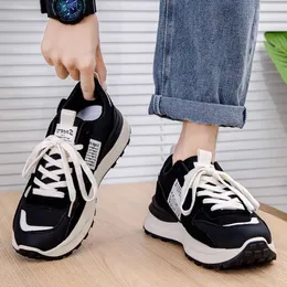 Scarpe da uomo famose su Internet Primavera e autunno 2024 nuovi uomini Forrest Gump sportivi casual traspiranti e versatili Scarpe alla moda per papà Waffle