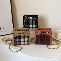 Lady style children square handbags girls plaid woolen messenger bag kids metals chain single shoulder bags S1090