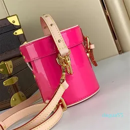 Mini Bucket Bag Designer Tote Flap Handväska Patent Leather Crossbody mobiltelefonficka topp kvinnor axel vernis präglad läderväska