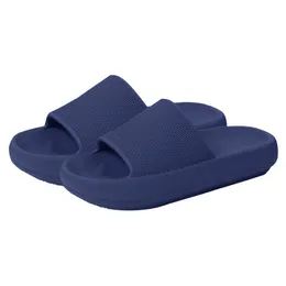 Pantofole fresche in plastica con suola spessa per interni in stile genitore-figlio, bagno domestico con suola morbida, pantofole da uomo e da donna blu scuro