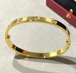 Luxury Diamond Gold Armband Designer Classics Armplets för manarmband Bangles Kvinna Högkvalitativt rosguldarmband utomhus Inget bleknar icke-allergiskt armband