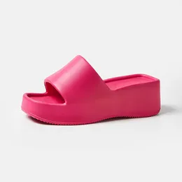 EVA -tofflor för kvinnor med en 6 cm tjock sula casual wear hemma och utomhus skrapar sandalröd