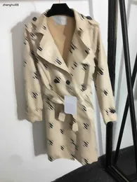 Mais recente design feminino couro trench coat vestido logotipo impressão longo jackers PU chen marca cinto cintura emagrecimento mulheres roupas de grife atacado 22 de fevereiro