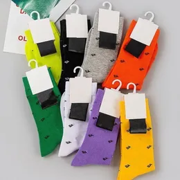 Luxury Mens Womens Socks Stocking Classic Letter Bekväm andlig bomull Medium längd Rainbow Fluorescerande godisstrumpor för män Kvinnor