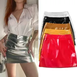 Röcke Skorts Autumn Metallic PU Leder Minirock hoher Taille Schlankung Hip Pack Reißverschluss A-Line Shine Short Red Silver Green YQ240223