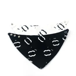 Vestuário para cães Designer Roupas para cães Personalizado Pet Wear Ajustável Cachecol Cão Triângulo Lenço Drool Toalha Schnauzer Falcon Cat Collar Trajes para Cães