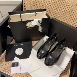 Yeni Kanal Paris Lüks Tasarımcı Siyah Bale Daireler Ayakkabı Kadın Markaları Kapitone Yuvarlak Toe Bayanlar Elbise Ayakkabıları Aa