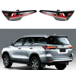 LED-svängsignalslampa för Toyota Fortuner Car Taillight 2016-2021 Bakre broms Omvänd ljusbiltillbehör