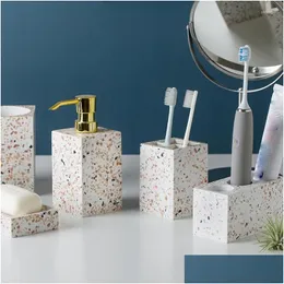 Set di accessori da bagno Kit da bagno in resina 5/Set di bottiglia di lozione per la casa/portaspazzolino/tazza per collutorio/portasapone/spazzola per WC/sapone D Dhksl