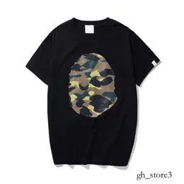 Футболка Bapesta 23 Bape Summer Designer Мужские футболки Футболки сбоку Двусторонние камуфляжные футболки с изображением акулы Одежда Графическая красочная рубашка с молнией из кешью Bapes 784