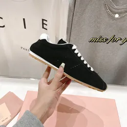 2024SS Ny ankomst Forrest Travling Tour Training Shoes Borsted Cowhide Soft Elastic Bekväm Suede Casual Sports Walking Shoes Storlek 35-40 för kvinnor