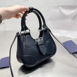 女性のデザイナーホーボーショルダーバッグ、豪華なレザークロスボディトートハンドバッグ、小さな三角形のクロスボディ財布、2024