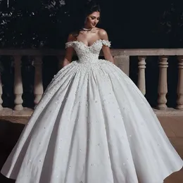 Abito da sposa principessa Dubai Abito da sposa Petali di fiori con perline e spalle scoperte Abito da sposa in raso Affascinanti abiti da sposa stringati dell'Arabia Saudita