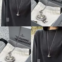 قلادة قلادة من القمر الصناعي قلادة لامرأة Vivienenwestwest المجوهرات الفاخرة Viviane Westwood Necklace New 3D Glass Bead Long Long Womens Vvan Des