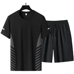 Summer T Shirt Shorts Byxor för män Sätt två stycken Black Tracksuit Hip Hop Streetwear Running Sport Clothes Oversize 240219