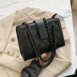 2022 MVS -Geldbörsen Designer -Ketten -Schulter -Handtaschen Trend Handtaschen kleine schwarze PU -Leder -Crossbody -Tasche für Frauen299i