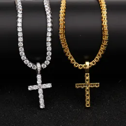 Halsband Herrkvinnor Hip Hop Cross 4mm Zircon Tennis Chain Cold, Delicate Bling Fashion, Creative Necklace bleknar inte och är fulla av lyxig zirkonhalsband