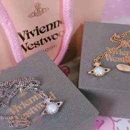 여자를위한 행성 목걸이 디자이너 목걸이 Vivienen 럭셔리 쥬얼리 Viviane Westwood High Edition Saturn Opal Stone 목걸이 핀 Pearl Collar Chain Fashion High Gr