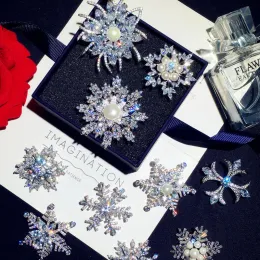 Biżuteria broszki dla kobiet 925 Snowflake Cubic Zirkonia Fine Biżuteria Trenda Akcesoria Pin wysokiej jakości Bijoux Femme