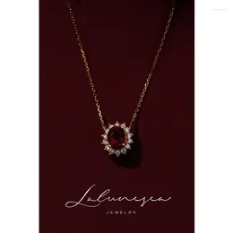 Hängen Original 925 Sterling Silver 18K Guldhalsband för kvinnor Sun Red Zircon Pendant Wedding Neck Chain Jewelry Pengar smycken