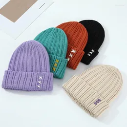 Berets Candy Farbe Kaschmir Gestrickte frauen Hut Winter Warm Halten Skullies Beanies Manuelle Design Kreuz Kappe Für Männer