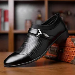 Brand Men Formal Shoes Slip on Pointed Toe Patent Leather Oxford Shoes for Men Dress Shoes Business Plus Size 38-46 Shoes