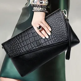 イブニングバッグハンドバッグ女性ヴィンテージキスジッパーハンドバッグPU Luxery Desinger Shoulder Messenger Bag 2021 Fashion Ladies Clutch303u