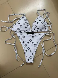 Sexy Women Designers Bikinis Zestawy Clear Pasek Kształt Swimsuits Panie Kąciki Kąciki Swimowe Zużycie na plażę Kobieta kąpielowe BIQUINI Mieszane luksusowe marki SKWOARY #101