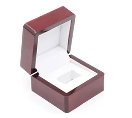 Pierścień mistrzostwa Display Pudownia Przetargowe Super Bowl i Basketball World Championship Jewelry Boxes 656545CM Red Retro S6055404