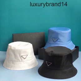 Unisex praddas pada prd ppdda damskie czapki designer kubek cas czapkę czapkę męskie czapki baseballowe czapki casquettes maska ​​na zewnątrz cztery sezony Fisherman Sunhat Z340