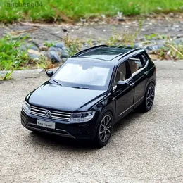 Diecast Model Cars 1 32 Tiguan SUV Alloy Cast Toy Car Model Sound and Light Childrens Toy Collectibles Birthday gift