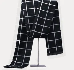 Whole Zfqhjj Mens Plaid Winter Cashmere Scali wełniany brytyjski styl kratę ciepłe czarno -białe szaliki męskie tłumik Men03559036