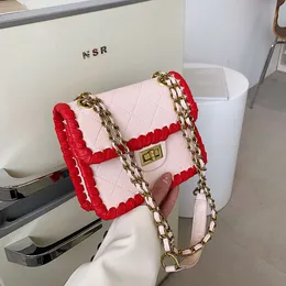 Xiaoxiangfeng Tofu Lingge Chain Spring Style Handmade Woven One Shourdelbody Bag、High End Small Square Bag for Women 75％Factory Direct Sales