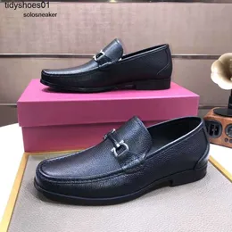 Обувь Feragamo, осенние популярные модельные туфли, высококачественная повседневная кожаная обувь, британская обувь с квадратной головкой, модная брендовая мужская воловья кожа 8GHX