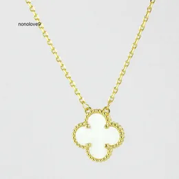 2024 New Style 18K Gold Plated Luxury Designer Clover Necklace Womens Fashion 15mm Flowers Four-leaf Cleef Pendant Necklace Jewelry for Neck Gold Chain Necklaces