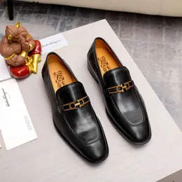 페달 Feragamo New Mens Dress Shoes 영국 발 스타일 비즈니스 캐주얼 가죽 신발 한 여름에 다재다능한 부드럽고 통기성이 가죽 뾰족한 발가락 S O 7EV0