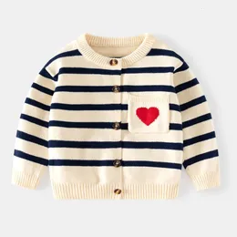 Cappotto per bambini Cardigan Maglione Striscia Modello a cuore Capispalla Bambino Ragazzi Ragazze Manica lunga Maglia Autunno Inverno Abbigliamento per bambini 240223