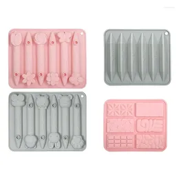 Ferramentas de cozimento 4 peças moldes de reciclagem de giz de cera sortidos forno de silicone 3D seguro animais triangulares flores