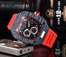 New Men's Watch Casual Sports Watch Stylish dial design Dirt resistant silicone strap quartz watch kaw