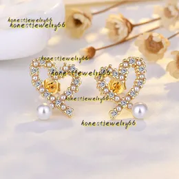 Stud Stud 925 Silver 2024 Sweet Love Heart Stud أقراط مع Crystal Bling Diamond 18K Gold Gold Luxury Pearl Rings Elings Elring Enring Jewelry Gift