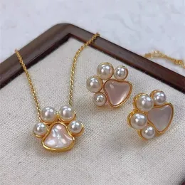 Orecchini di perle di conchiglia naturale con artiglio di gatto francese carino Collana principessa dolce e fresca Moda leggera tendenza di gioielli con fascino di lusso