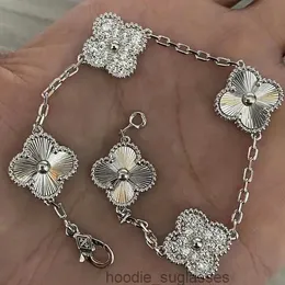 مصمم المجوهرات Cleef Van Four Four Leaf Clover Bracelet Pure Silver Bracelet Bracelet Clean Clean Advanced 925 Five Flower Bracelet Girlfriend 01yily