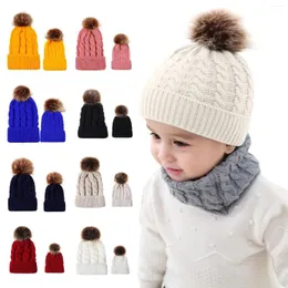 Berets Mommy and Me Hats 부모-자녀 니트 이어 플랩 캡을 가진 어머니 아기 니트 따뜻한 모자 겨울 고품질