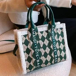 Borsa tote di alta qualità borsa da donna floreale quadrata nera con bordo in bava borsa a tracolla borsa con manico in pelle di grande capacità alla moda e classica nuovo modello 2024