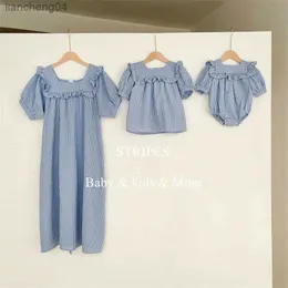 Family Matching Outfits Family Matching Summer Kids Girl Cotton Top Puff Sleeve Plaid Woman Dress Toddler Baby Girl Bodysuit Mother Daughters Outfits