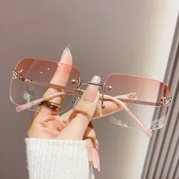 1PC نساء نظارة شمسية عتيقة التصميم الفاخر مستطيل نظارات أشعة الشمس رجعية UV400 نظارات التدرج الموضة للجنسين النظارات